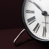 ARNE JACOBSEN CLOCKS AJ Roman Tischuhr – Bild 6